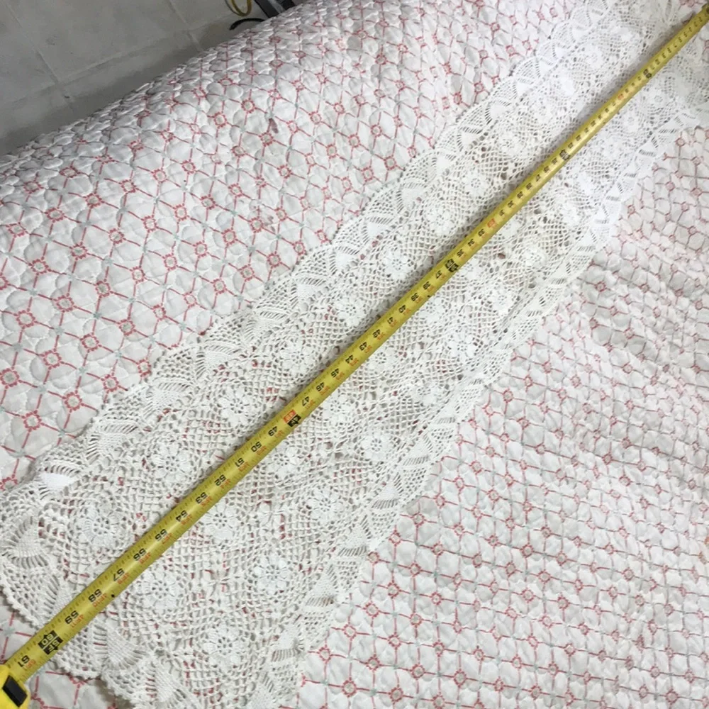 Crochet table runner